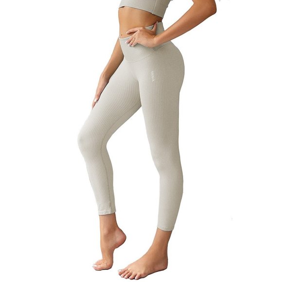 Women 2 Piece Workout Set - Picture 5 of 5